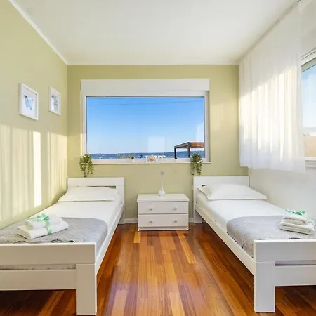 Karmen Villa Kastel Stari