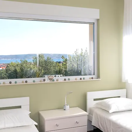 Karmen Villa Kastel Stari