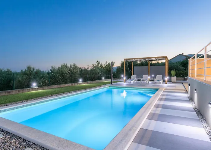 Karmen Villa Kaštel Stari