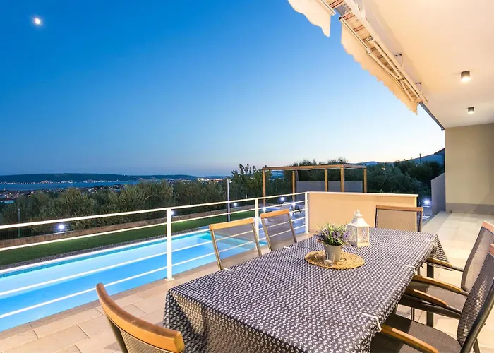 Karmen Villa Kaštel Stari